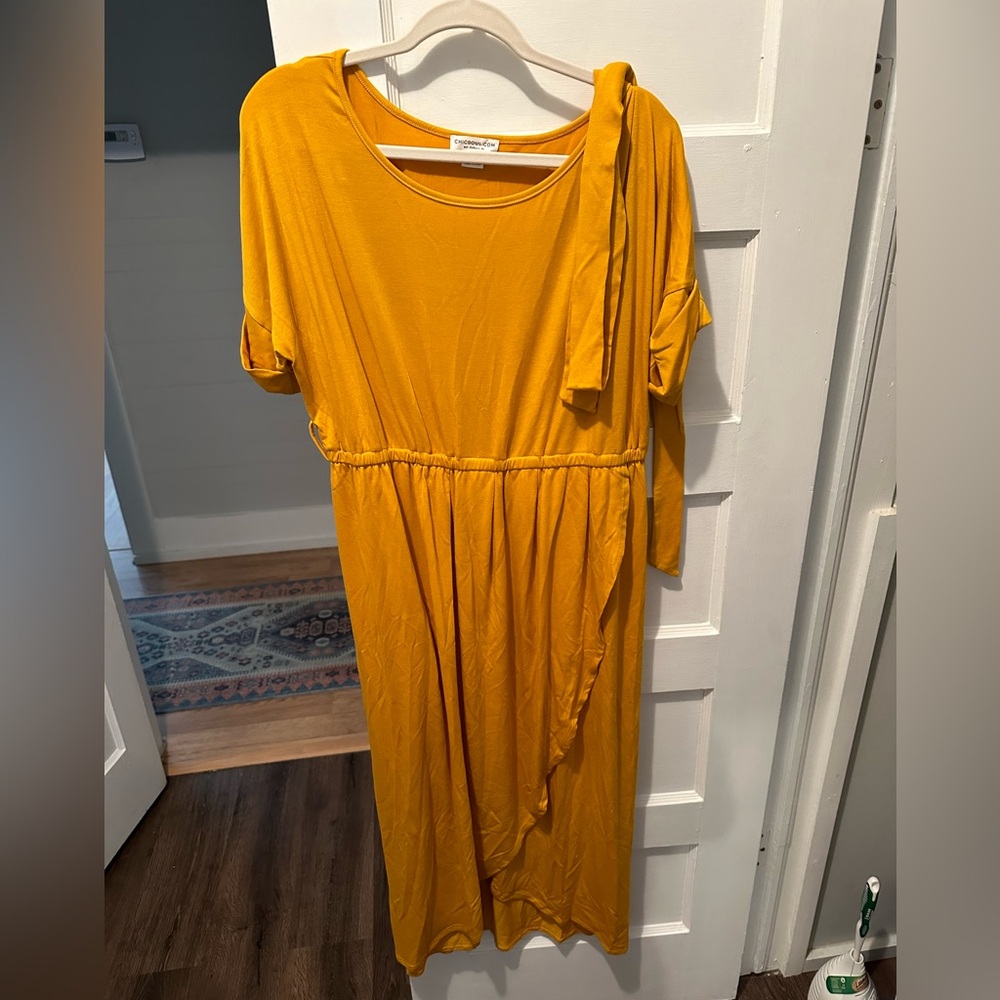 Chic Soul 1XL gold dress, never worn, no tags